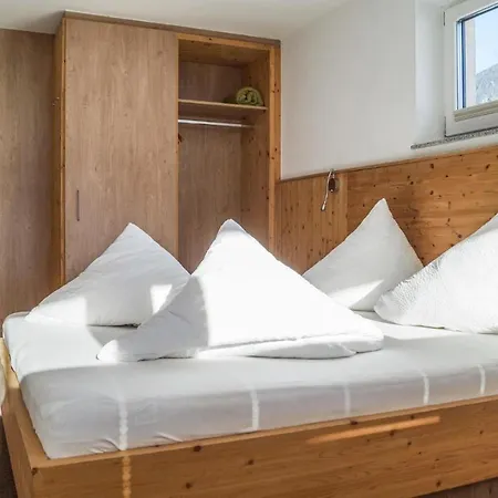 3 Apartment *